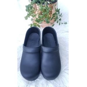 Dansko Proffesional Clog